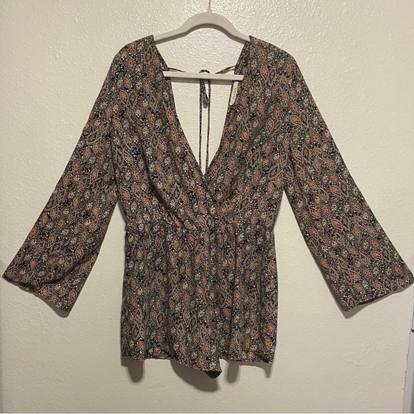 Illa Illa Boho Paisley Long Sleeve Romper | Deep V Open Back | Size L - Picture 2 of 5